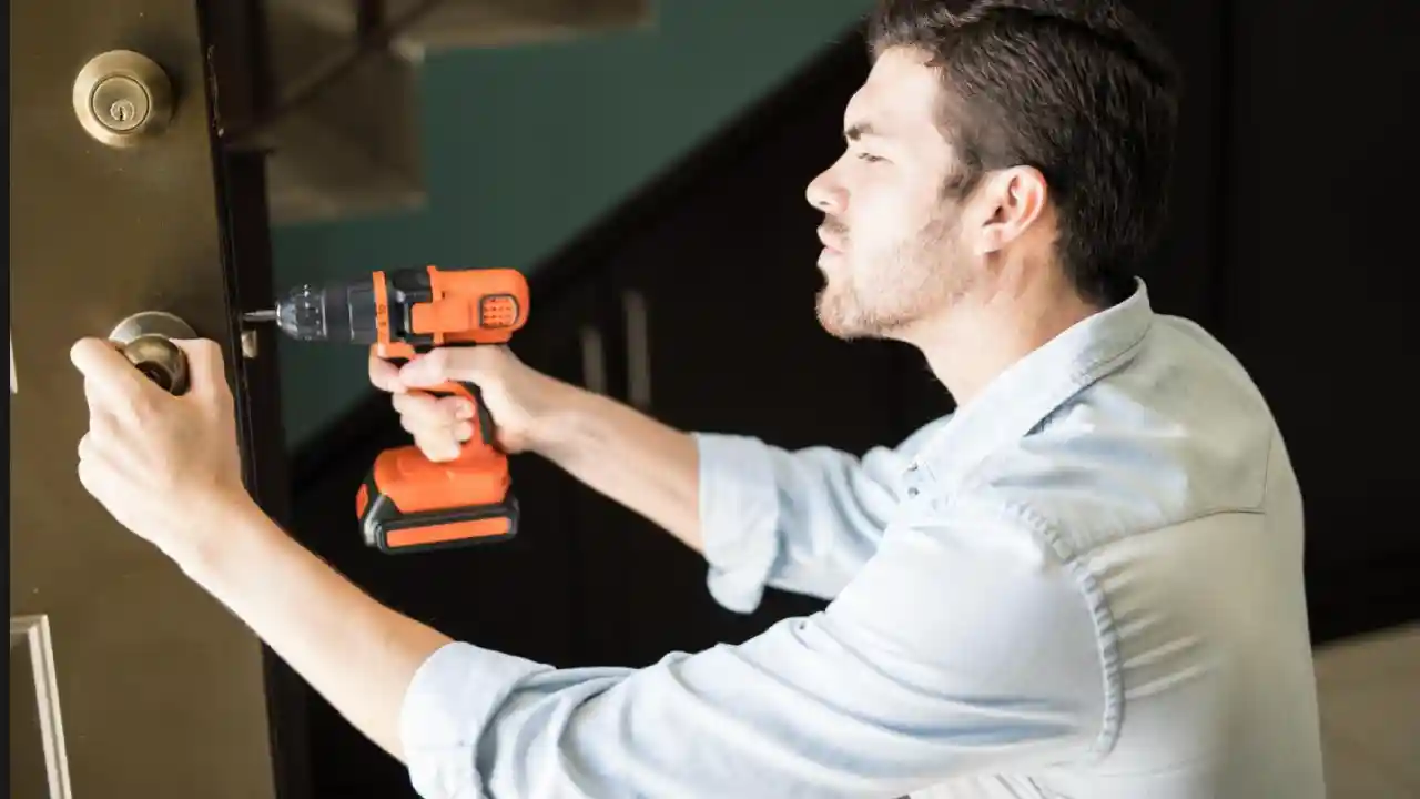 door fixing services1